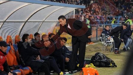 Tactica lui Ilie Stan, făcută praf:** "Azi am văzut o imaturitate în joc, o echipă care nu are siguranța finalizării"