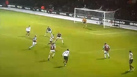 VIDEO Cel mai prost șut al anului! Cum să tragi așa?** O'Shea, de la Manchester, a dat paralel cu poarta!