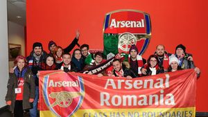 Arsenal are un fan club cu sute de membri în România, iar suporterii visează la o finală de Europa League cu rivala Manchester United: „Asta facem în cinstea primilor zece ani” | SPECIAL