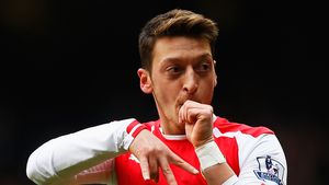 Mai rău ca Alibec și Neymar! Motivul incredibil pentru care Ozil e lăsat pe tușă de Emery. Un joc video i-a luat mințile: "A jucat 6.000 de meciuri"