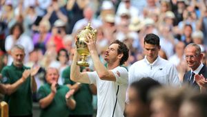 Andy salvează Regatul! Murray a câștigat din nou la Wimbledon, după o finală fără istoric cu Raonic, și a făcut "dubla" pe iarba londoneză