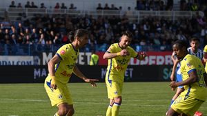 Polonezii au pus ochii pe unul dintre cei mai buni fundași din Superliga României. EXCLUSIV