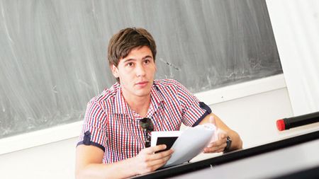 Profesor la 22 de ani! Silviu Lung jr. și-a luat licența!** Vezi ce cursuri poate să predea!