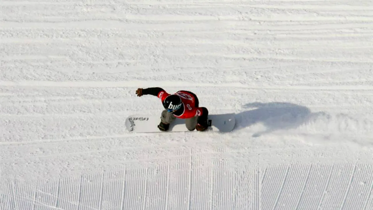 Viața pe o placă de 5 kilograme! Un român are șanse să se califice la JO de la Soci la snowboard