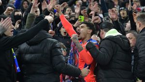 CFR Cluj a reacționat după ce Florinel Coman a spus că echipa din Gruia „dă gol din nimic”! „Nu ajută să păcălești fotbalul!”