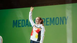 Cum trăieşte Ana Bărbosu în SUA. Gimnasta care a lăsat România pentru bursa din America a filmat totul