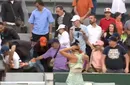 Bătaie, la propriu, pe prosopul cu care s-a șters Bianca Andreescu la Roland Garros! Jucătoarea a privit uluită ce se întâmpla în tribune | FOTO