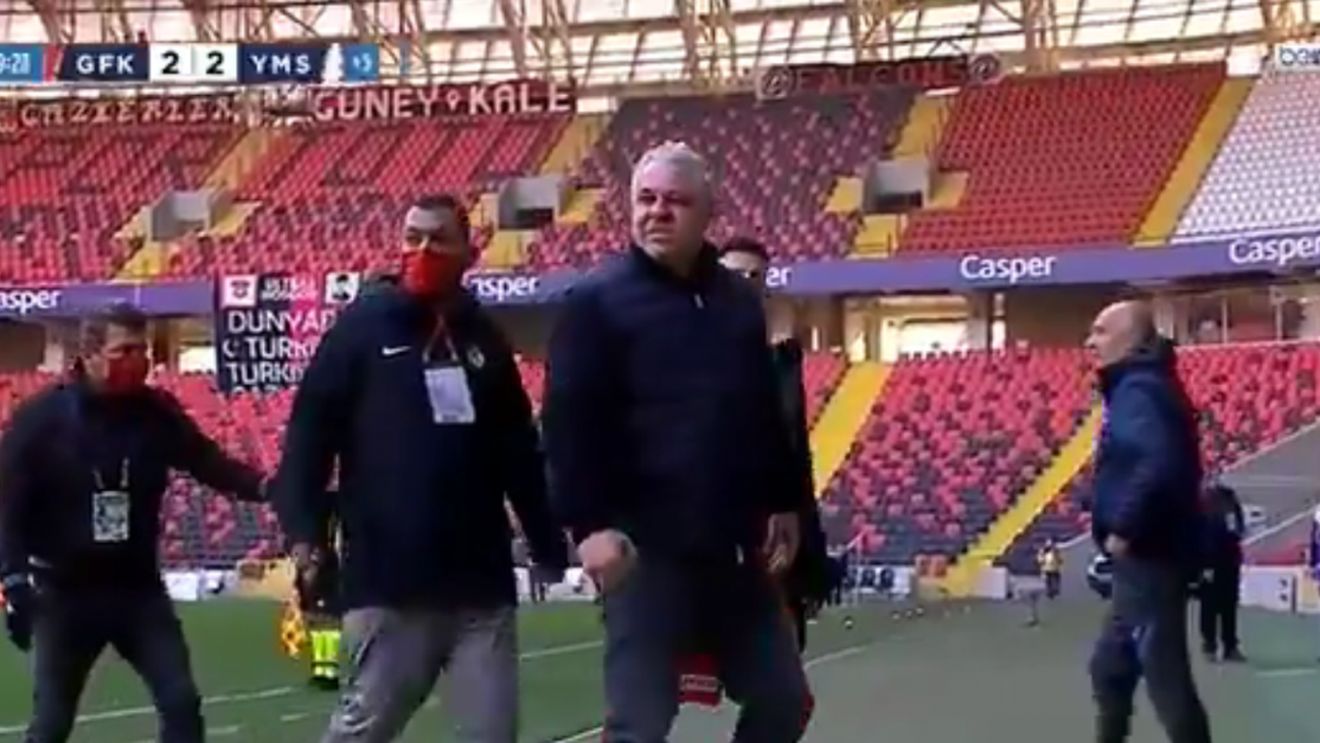 Marius Șumudică, ieșire nervoasă după remiza cu Yeni Malatyaspor! Antrenorul român a răbufnit la adresa arbitrului și a fost eliminat | VIDEO