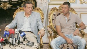 Ilie îi răspunde lui Gigi:** "N-am furat bani de la Steaua!"