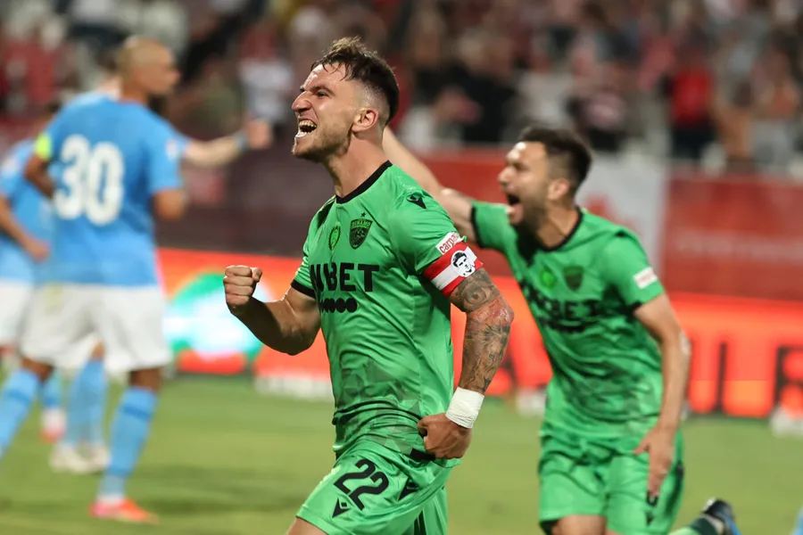 Răsturnare de situație! Mihai Stoica, anunț șoc: Deian Sorescu nu mai vine la FCSB! De ce nu l-a mai vrut Gigi Becali pe fundașul lui Rakow