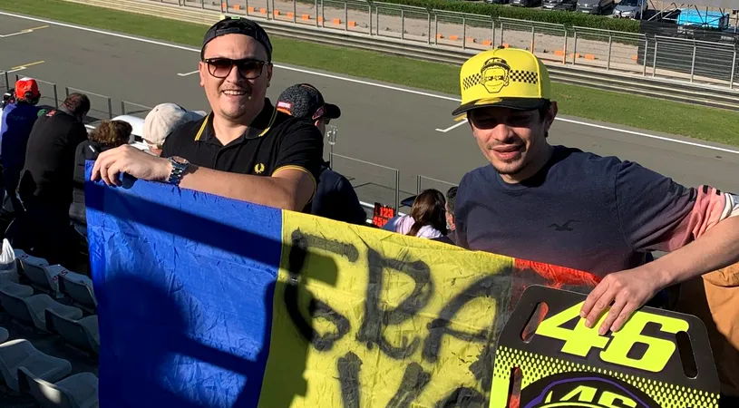 Valentino Rossi are fani înfocați în România! Au dus tricolorul la Valencia, la ultima cursă a campionului din Moto GP: „Eroul copilăriei mele!” | EXCLUSIV