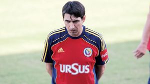 Iartă-mă..."groparule"! Porumboiu i-a cerut scuze lui Pițurcă, după care i-a sărit la gât! Culisele "războiului"