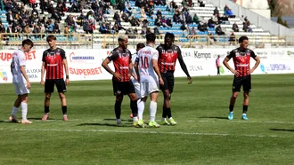 Evoluțiile slabe din play-out nu-l destabilizează pe Nicoale Grigore. E convins că CS Gloria Bistrița va produce surpriza la Târgu Mureș: ”Așa cum s-a mai întâmplat în acest sezon”