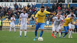 Argeșul a confirmat primul transfer pentru noul sezon. Mijlocașul ar putea fi ”talismanul” piteștenilor, așa cum a fost și pentru Dunărea Călărași: ”Nu voi putea fi folosit în play-off. Le ţin pumnii în această luptă pentru promovare”