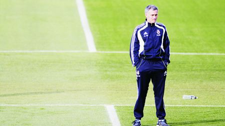 Mourinho, prins cu mâța-n sac! UEFA e cu ochii pe el