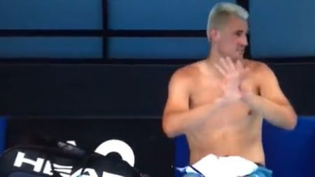 Moment incredibil la Australian Open! Un jucător a vrut să iasă de pe teren în timpul meciului: „Sigur am COVID"