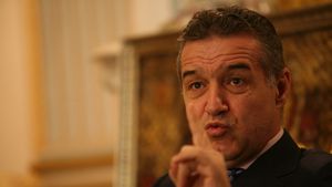 Gigi Becali, ÎNCÃ‚NTAT de jocul a doi steliști!** "Sunt fotbaliști de MARE clasă! În patru etape putem fi LIDERI"