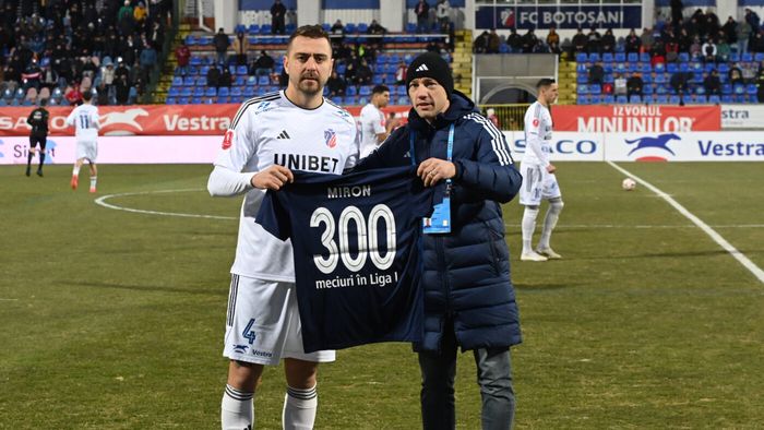 Trei echipe din Superliga dispun de câte doi fotbaliști cu peste 300 de meciuri jucate în carieră! FCSB și Craiova se laudă doar cu unul, FC Botoșani îl celebrează în această rundă pe Miron. SPECIAL