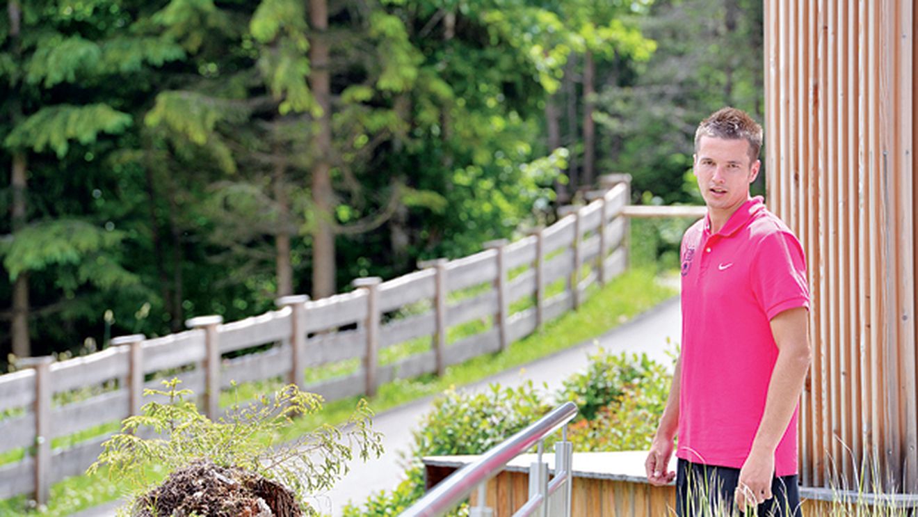 Gloria lui Tata Jean l-a refuzat, el a fost gata să renunțe: "Am vrut să mă las"** Steaua i-a dat șansa vieții: "Joc unde mă pune Reghe"