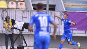 După „decar”, Chindia își pierde și golgheterul. Cât încasează clubul din Târgoviște pentru plecarea lui Daniel Popa în Coreea de Sud și ce salariu va avea jucătorul