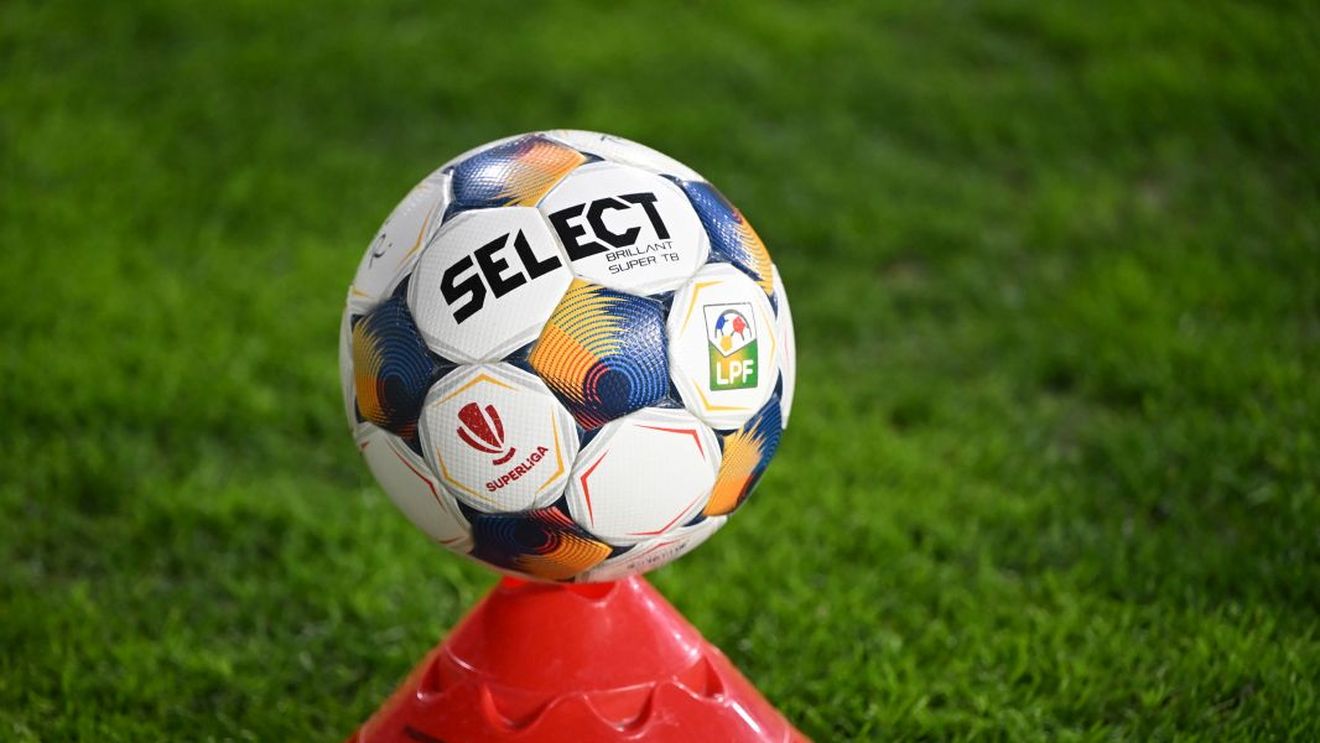 Cine scapă de retrogradare? S-a încins lupta în partea inferioară a play-outului, unde antrenorii cad ca spicele