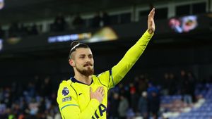Radu Drăgușin i-a „topit” pe englezi cu reacția sa emoționantă după revenirea la Tottenham: „Am știut că va fi lumină la capătul drumului”