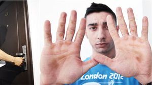 Salut, Răzvan: medaliatul cu bronz de la Londra și-a primit apartamentul promis de Florian Walter!** Povestea mâinilor care ridică în fiecare antrenament 20-30 de tone