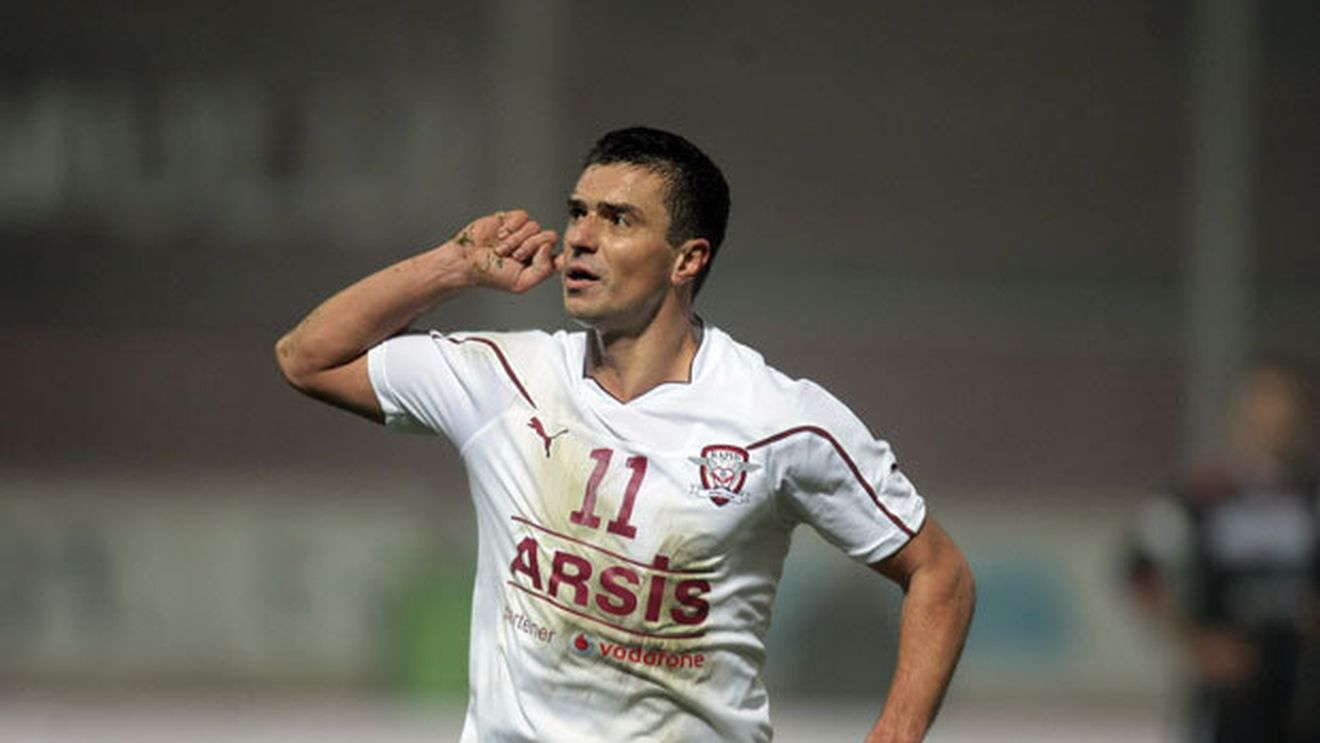 Pancu amenință că nu semnează prelungirea, Zotta parcă nu aude:** "O hârtie nu poate sta între el și Rapid"