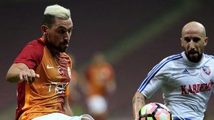 ULTIMA ORĂ‚ | Latovlevici a ajuns la vizita medicală! Transferul la Galatasaray e ca și făcut: "Ne-am înțeles. Îi urăm mult succes!" | FOTO
