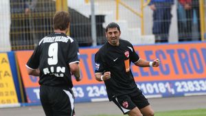 "Câinii" se agață cu colții de primul loc