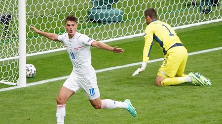 Patrik Schick, ce reușită fabuloasă de la 50 de metri! A intrat direct în istorie, după cel mai frumos gol de la Euro 2020 | VIDEO