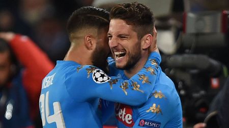 FOTO | Mertens a făcut senzație pe rețelele sociale! :)) Starul lui Napoli a râs de Lukaku și fanii s-au amuzat copios: "Sunt și alte moduri, Rom..."