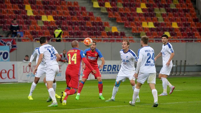 Un suporter din Baia Mare a fost nevoit să plătească prețul unui tichet dublu pentru meciul cu Steaua! Situația a fost clarificată de oficialii clubului: "Îi rugăm pe cei care au întâmpinat această problemă să vină la casele de bilete pentru a li se returna banii"