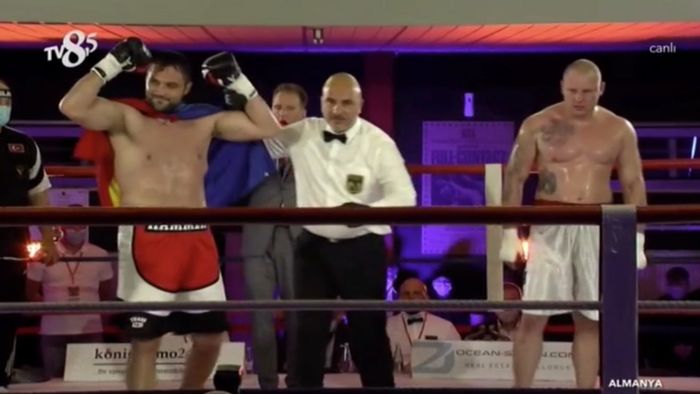 Cristian Ciocan, alias Christian Hammer, victorie prin KO tehnnic la Koln! Pugilistul născut la Pechea, a 26-a victorie la profesioniști