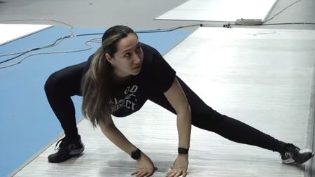 Mălina Călugăreanu povestește cum viața ei a luat o nouă turnură la 12 ani:„Părinții mi-au cerut să aleg între scrimă și dansuri. Și am ales scrima”. VIDEO EXCLUSIV DRUMUL SPRE PARIS