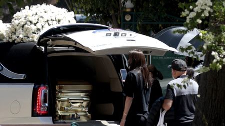 EXTRA „El Mencho”, regele drogurilor din cauza căruia CM din Mexic e în pericol, a fost înmormântat în sicriu de aur