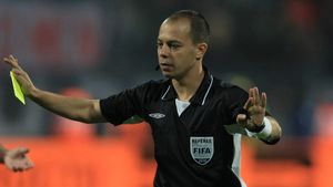 Atenție steliști și dinamoviști! Avram dă ușor galbene și lovituri de la 11 metri!** TOATE cifrele arbitrului de la derby-ul României