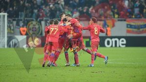 Cât de mult îi doare înfrângerea!** Jucătorii lui Ajax au plecat NĂ‚UCIȚI de la București și au uitat de fair-play: "Noroc chior!" Execuția pe care nu o pot înțelege: