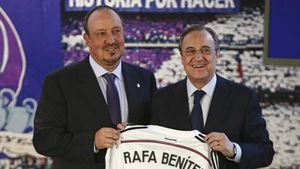Și dat afară, și cu banii luați. Clauza trecută de Real Madrid în contractul lui Benitez. Spaniolul ar fi trebuit să mai "reziste" 11 zile