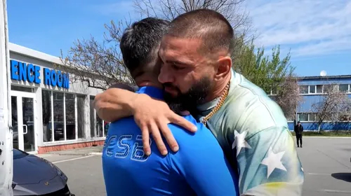 Dorian Popa, cu ochii în lacrimi la baza sportivă FCSB! Cadou special dăruit unuia dintre cei mai importanți angajați ai lui Gigi Becali: „Îți sunt extrem de recunoscător!” | VIDEO