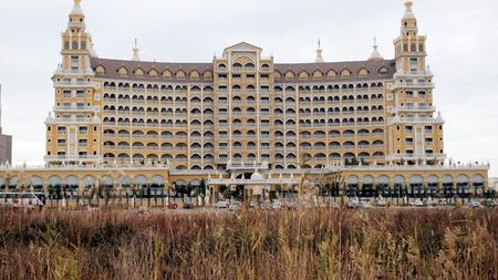 Steliștii stau într-un Palat!** Ă‚sta este luxul în care se lăfăie elevii lui Ilie Stan în Antalya