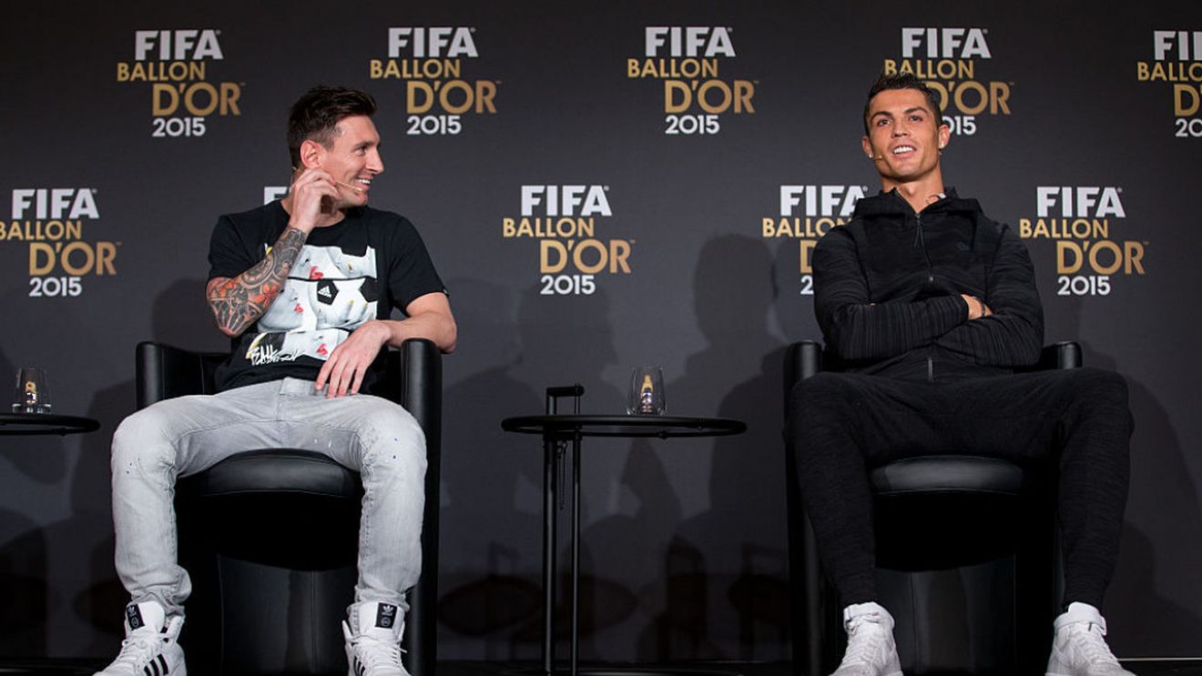 Cristiano Ronaldo și Lionel Messi „au aruncat în aer” rețelele de socializare cu o fotografie împreună! Cei doi mari rivali au strâns 25 de milioane de aprecieri în doar 2 ore