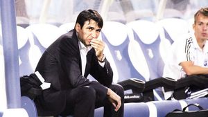 EXCLUSIV Pițurcă va sta pe bancă la meciul cu Steaua!** Pedeapsa i-a fost redusă la o singură etapă de suspendare!