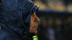 Mircea Lucescu e în stare gravă. Medicii au refuzat transportul în afara țării!