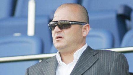 „Mă gândesc să construiesc un nou stadion**, de 6000-7000 de locuri!"