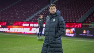 „Eu nu-l văd mare antrenor pe Adrian Mutu! A fost numit la CFR Cluj pe prietenia cu Nelu Varga!” Aptitudinile de tehnician ale „Briliantului”, contestate în direct . VIDEO