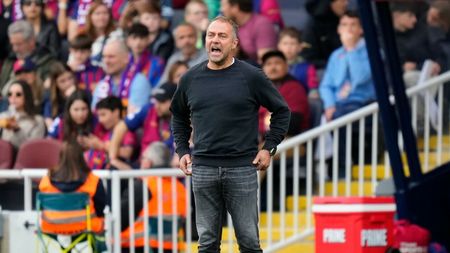 Vestiarul Barcelonei, un butoi cu pulbere. Trei fotbalişti au făcut scandal din cauza deciziilor lui Hansi Flick