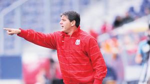 Lăcătuș: "Avem probleme în defensivă"