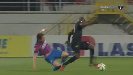 Eroare imensă comisă de Tudor în debutul meciului Astra - Steaua FCSB. Nu i-a arătat "roșu" lui Toșca