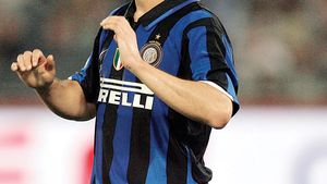 Chivu, în afara lotului